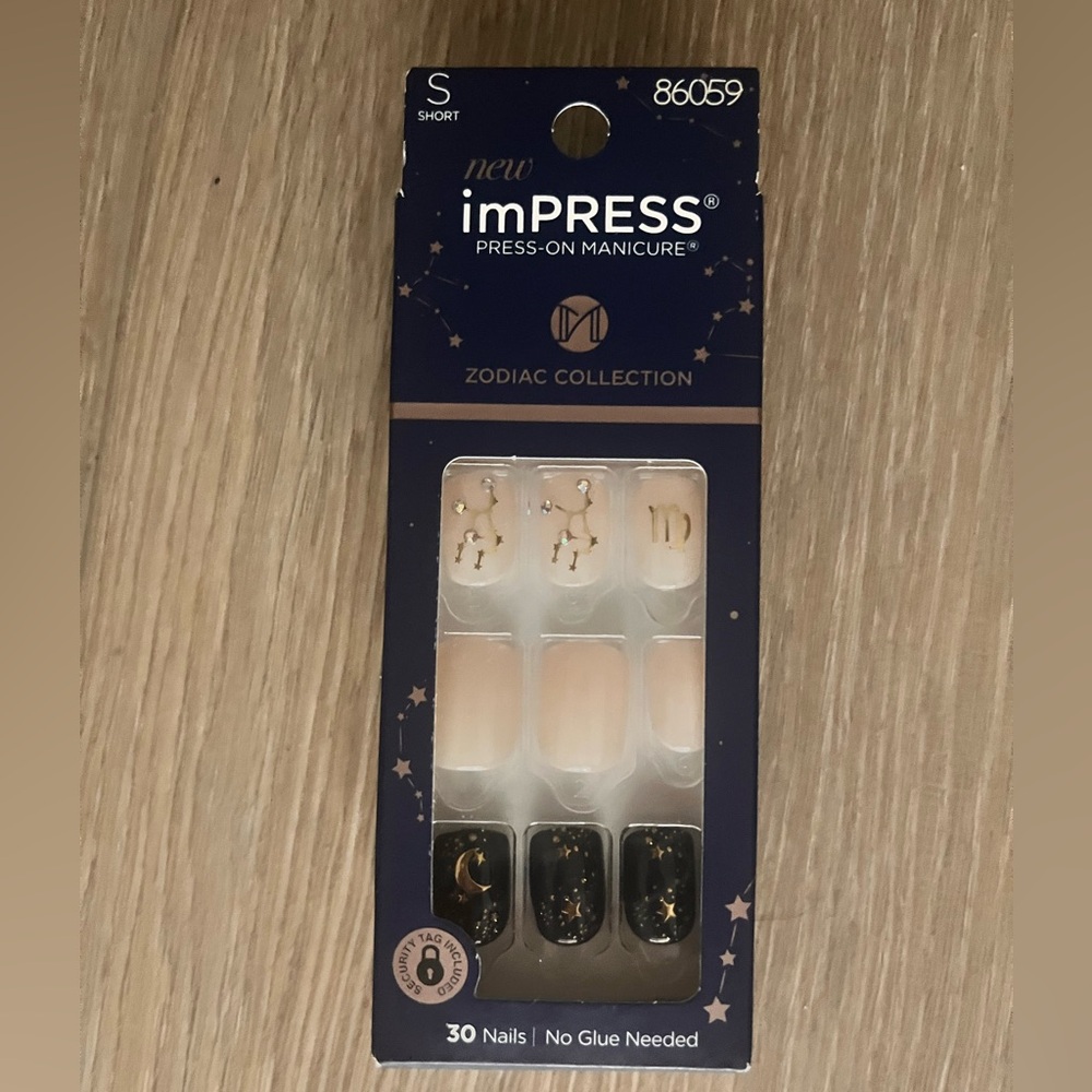 imPRESS Vibrant SCORPIO Black and Classic White Nail Set